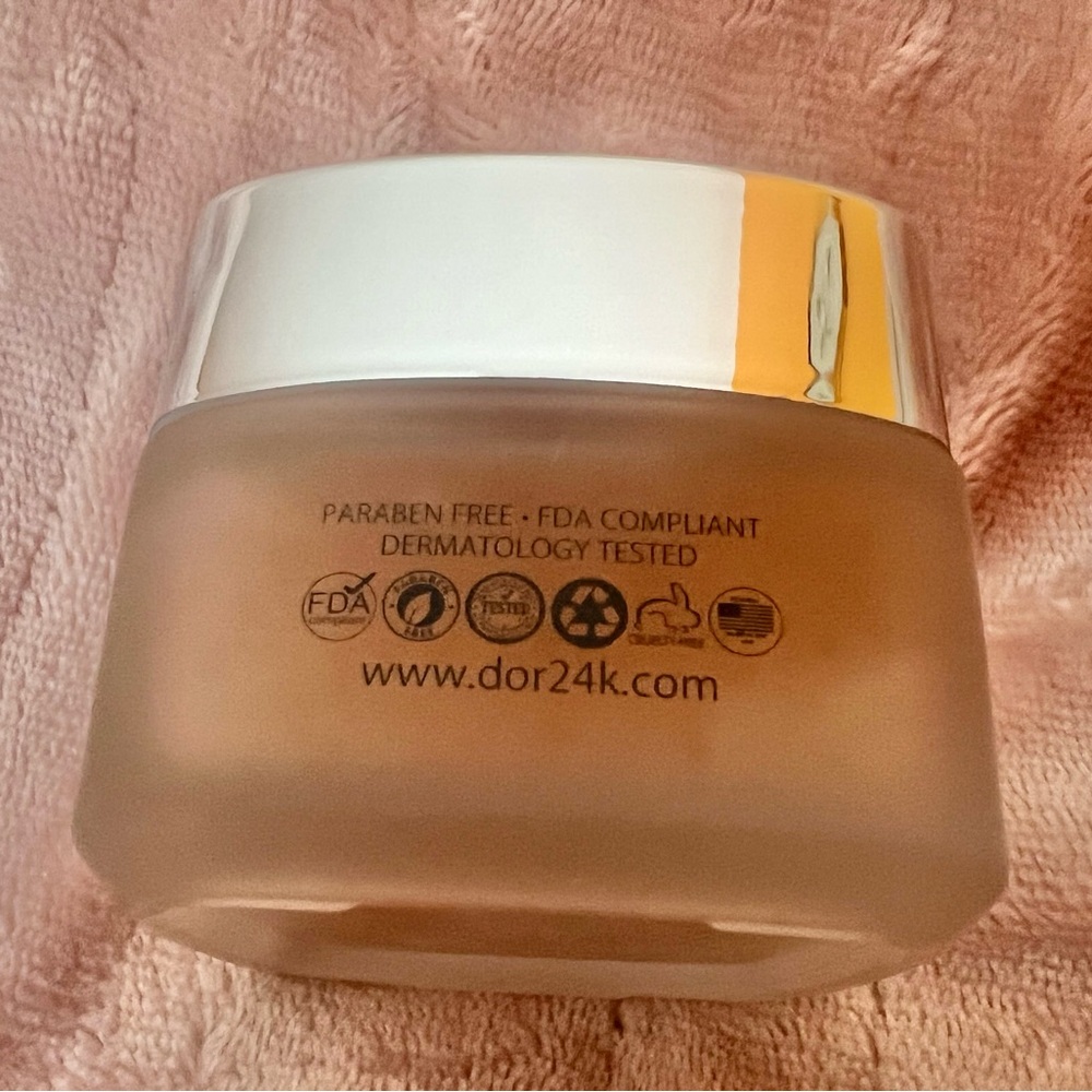 D24K Radiant Renewal Peel, MSRP $495 - Picture 4 of 8